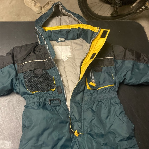 Hooded Snowsuit Boys 3T - Picture 3 of 5